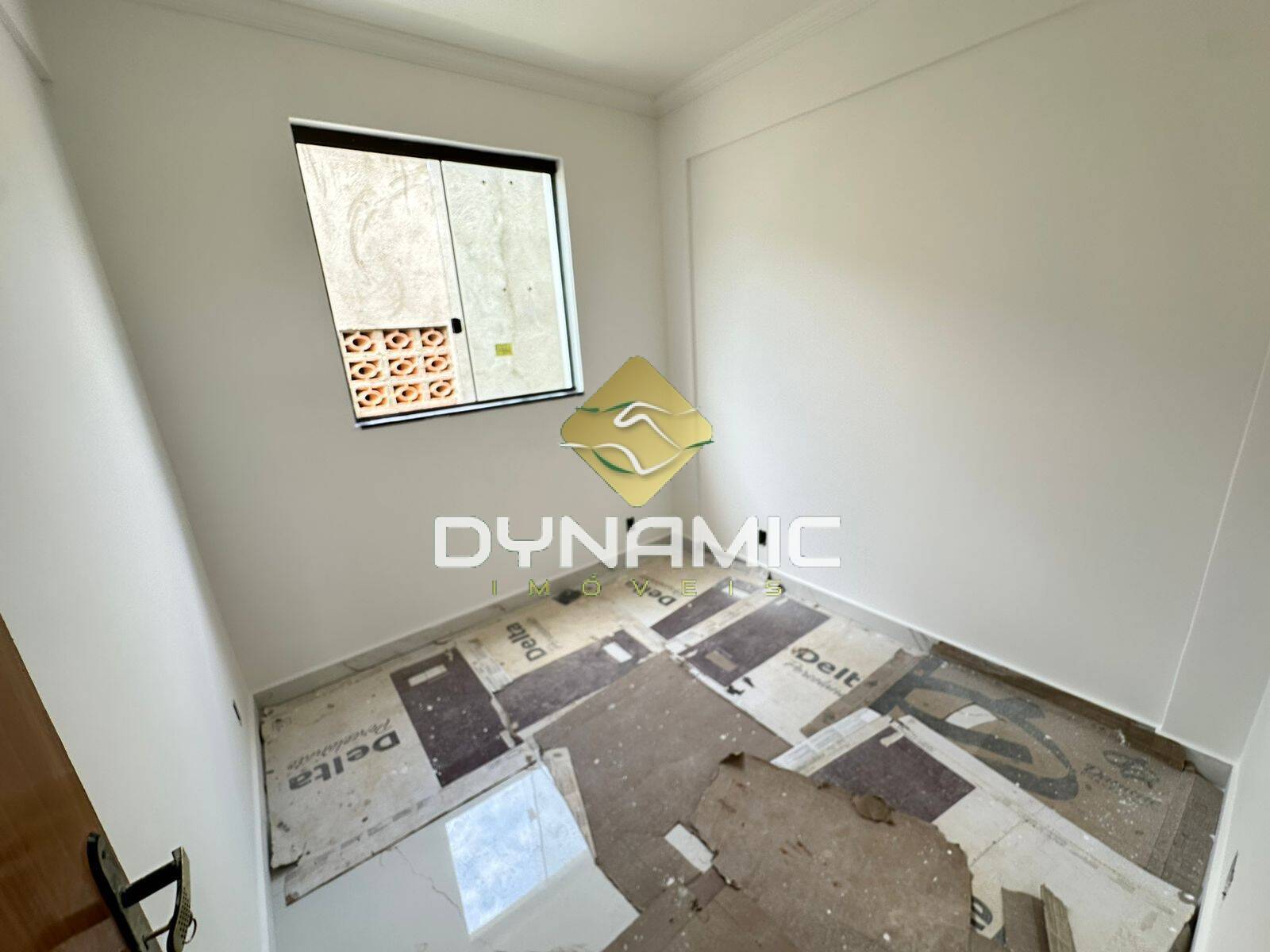 Casa à venda com 3 quartos, 120m² - Foto 2